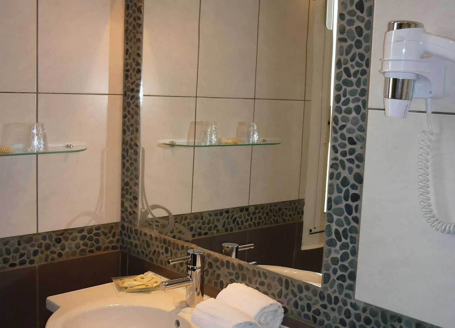 Adonis Sanary Grand Hotel Des Bains  Sanary-sur-Mer
