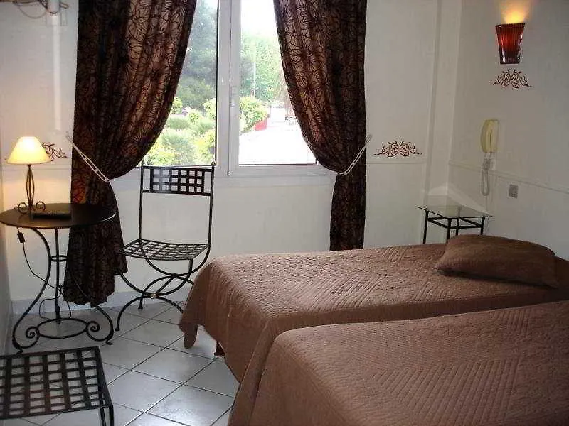***  Adonis Sanary Grand Hotel Des Bains France