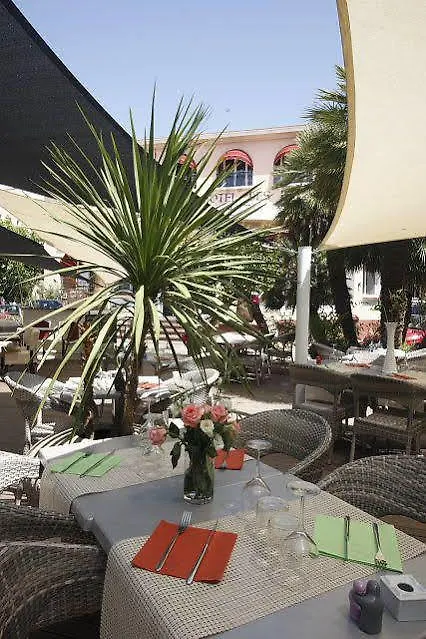 Adonis Sanary Grand Hotel Des Bains 3*, Sanary-sur-Mer France