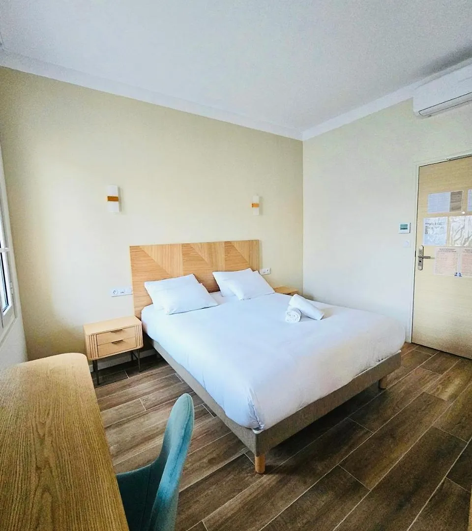 **  Adonis Sanary Grand Hotel Des Bains Frankrijk