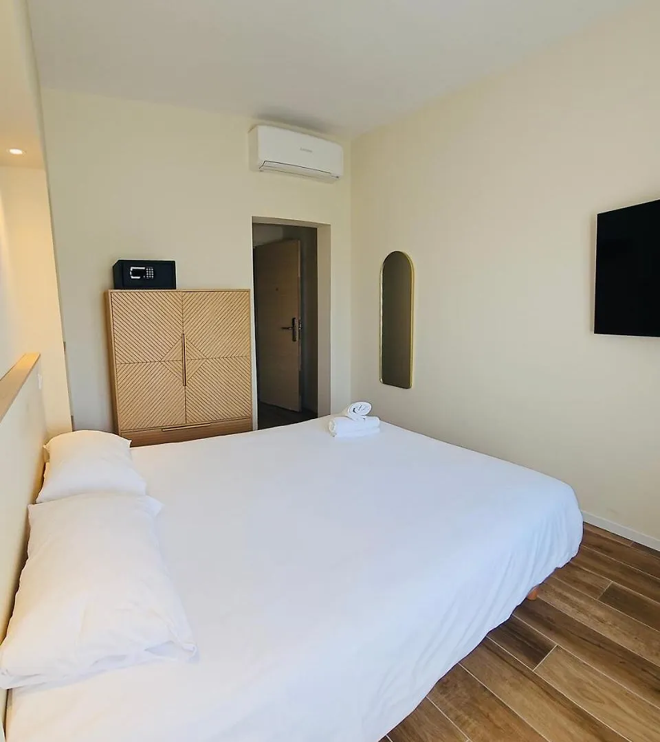 **  Adonis Sanary Grand Hotel Des Bains Frankrijk