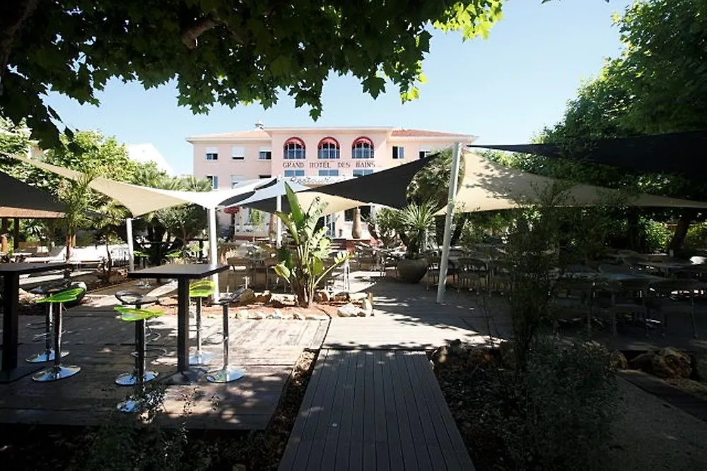 Adonis Sanary Grand Hotel Des Bains 2*, Sanary-sur-Mer